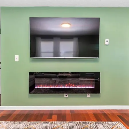 *New* Beautiful 3 Floor Townhome With Sauna Manchester Exterior photo