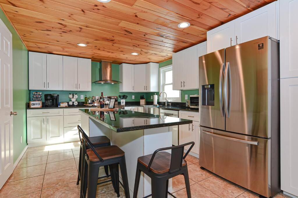 Appartement *new* Beautiful 3 Floor Townhome With Sauna
