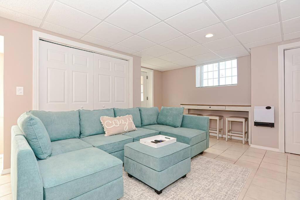 *new* Beautiful 3 Floor Townhome With Sauna Appartement *