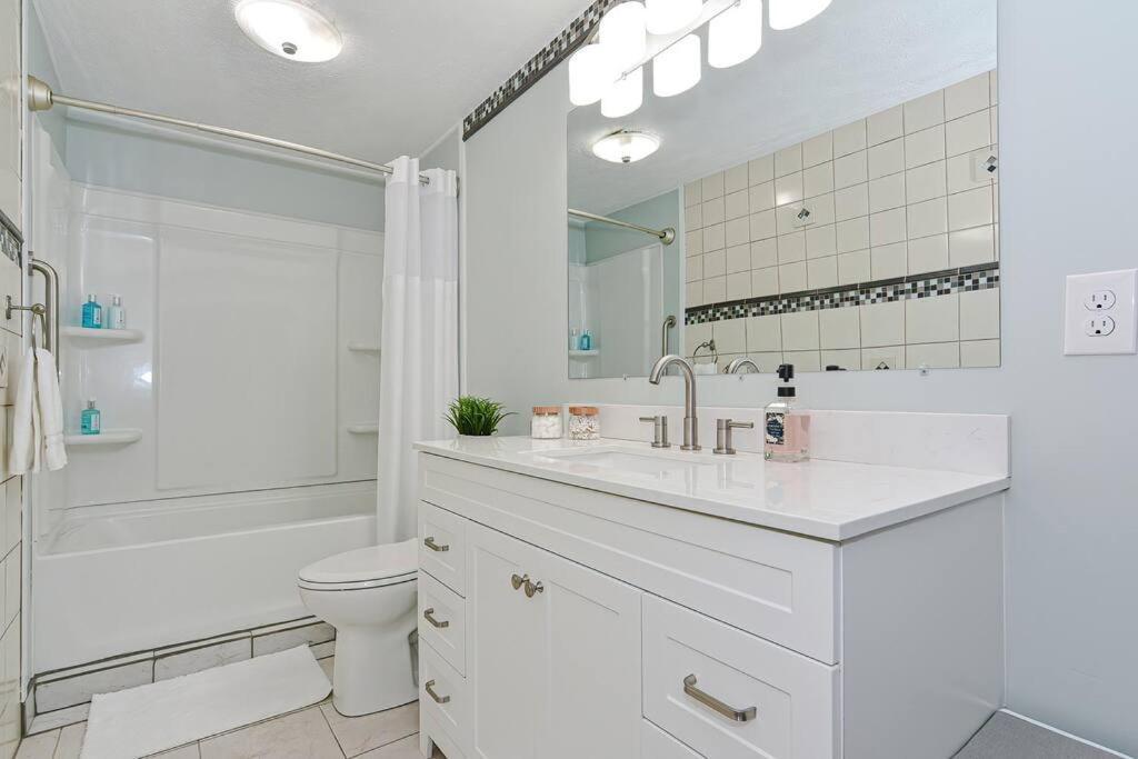 Appartement *new* Beautiful 3 Floor Townhome With Sauna